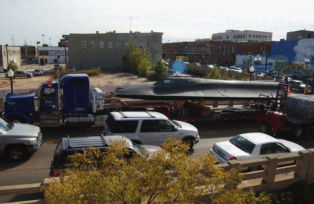 The Us Air Force Usaf Sr 71 Blackbird Serial Number 61 7967 Trucked Through Downtown Shreveport Louisiana La On Its Way For Its Permanent Roost At The Eighth Air Force Museum Barksdale Air Force