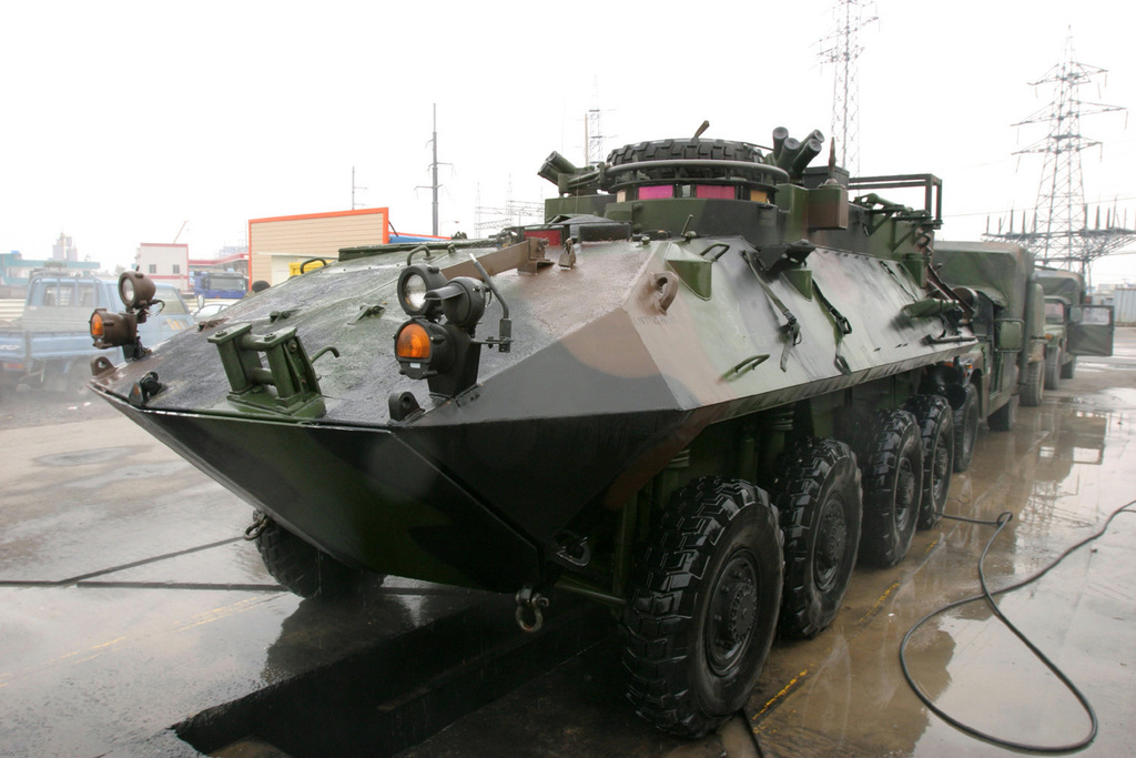 A Us Marine Corps Usmc 3rd Light Armored Reconnaissance Lar Light Armored Vehicle Lav 25