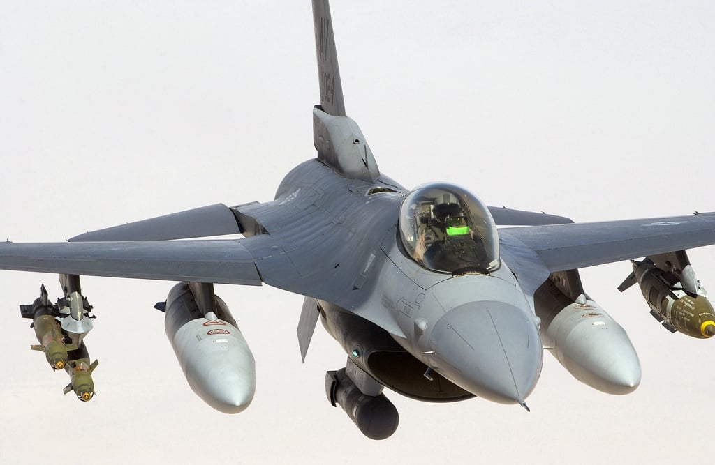 THE UNKNOWN STORY OF THE F-16 MISSION THAT MARKED THE FIRST COMBAT USE OF  GBU-38 JDAM AND THE BEGINNING OF THE BATTLE FOR FALLUJA - The Aviation Geek  Club