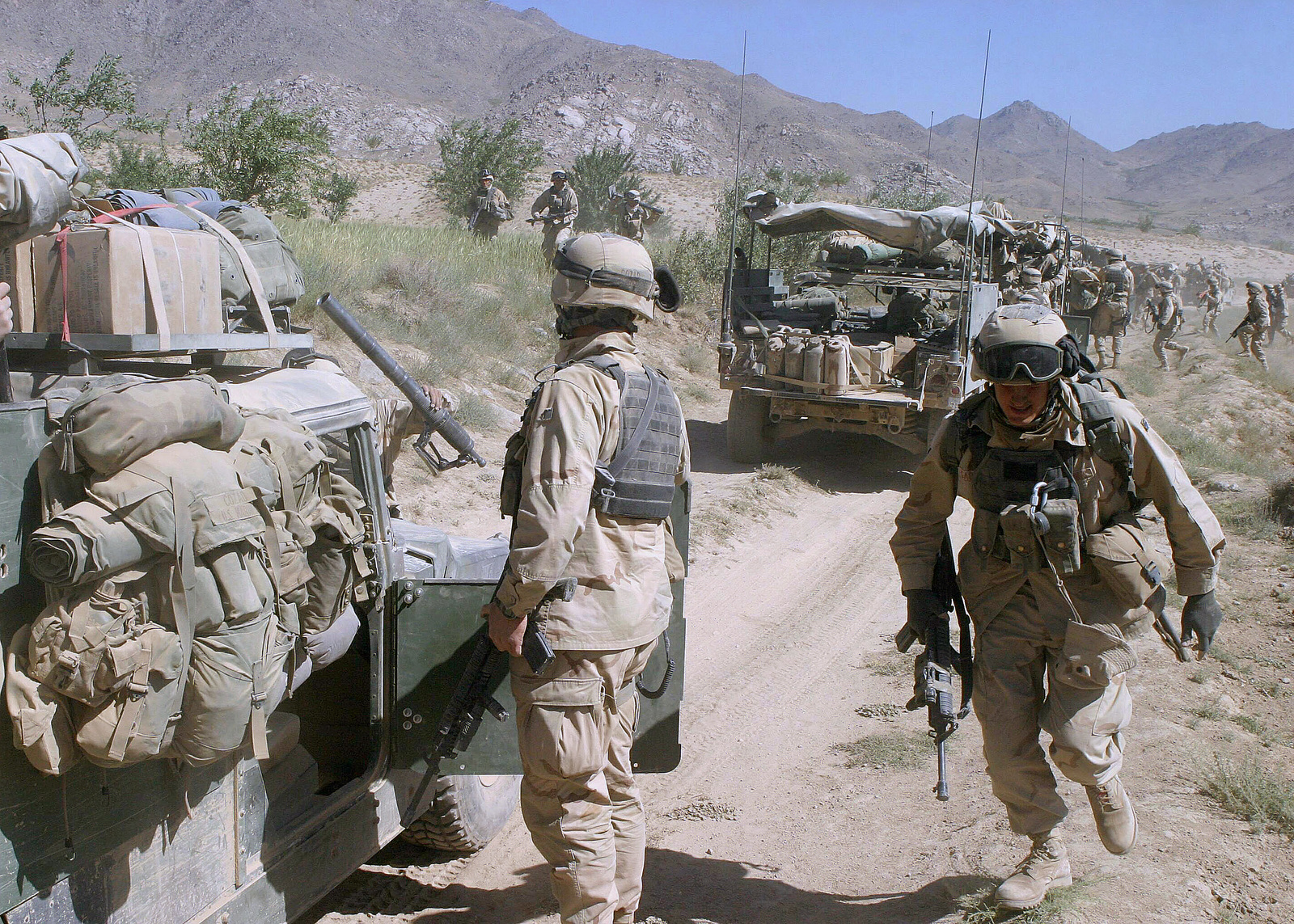 US Marine Corps (USMC) personnel from Battalion Landing Team (BLT), 1ST ...