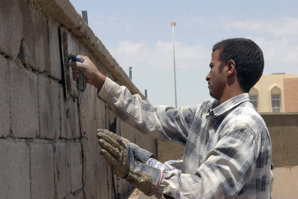 uses of hand trowel