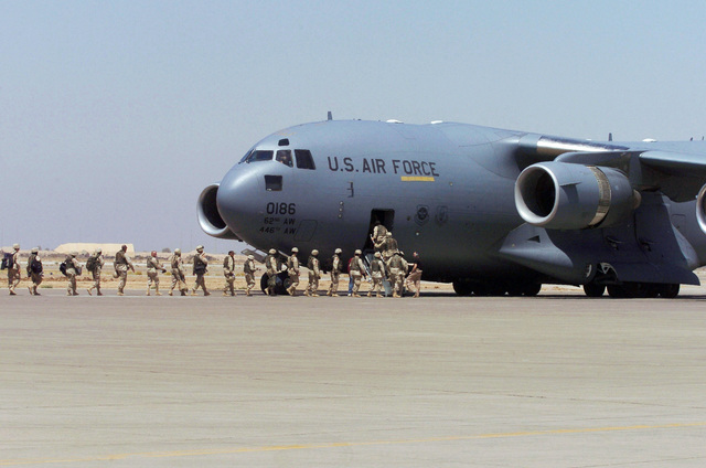 US Army (USA) Soldiers from Logistics Support Activity (LSA), Anaconda ...