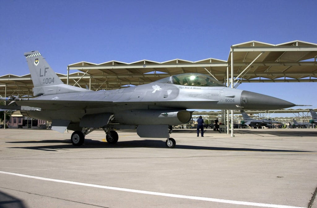 A US Air Force (USAF) F-16 Fighting Falcon aircraft with the 308th ...