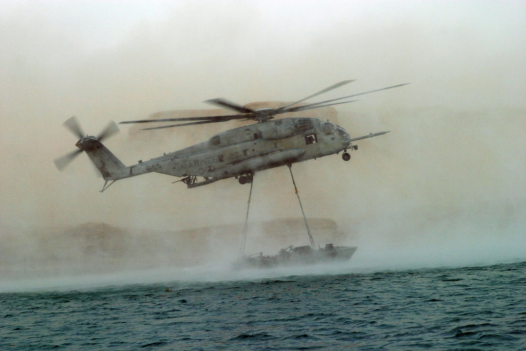 Sikorsky ch 53e super stallion. Вертолёт Ch-53e super Stallion. Вертолеты КМП США. Ch-53е super Stallion КМП США.