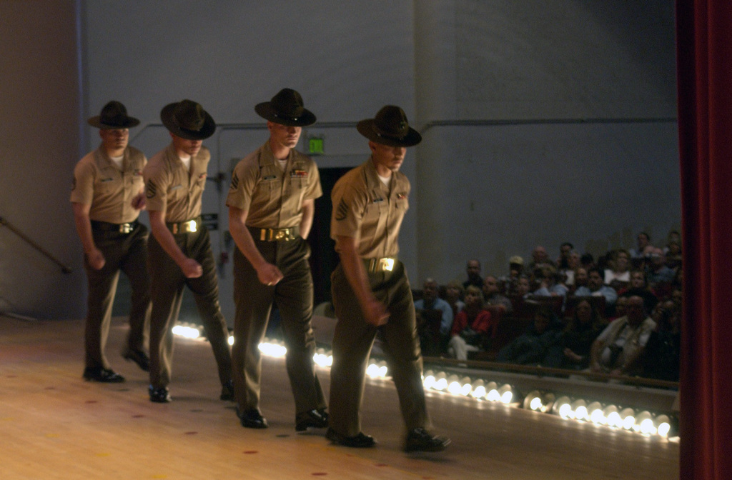 Us Marine Corps Usmc Drill Instructors Marine Corps Recruit Depot Mcrd San Diego California Ca March On To The Base Theater Stage In Order To Be Introduced To The Family And Friends - usmc recruitment roblox