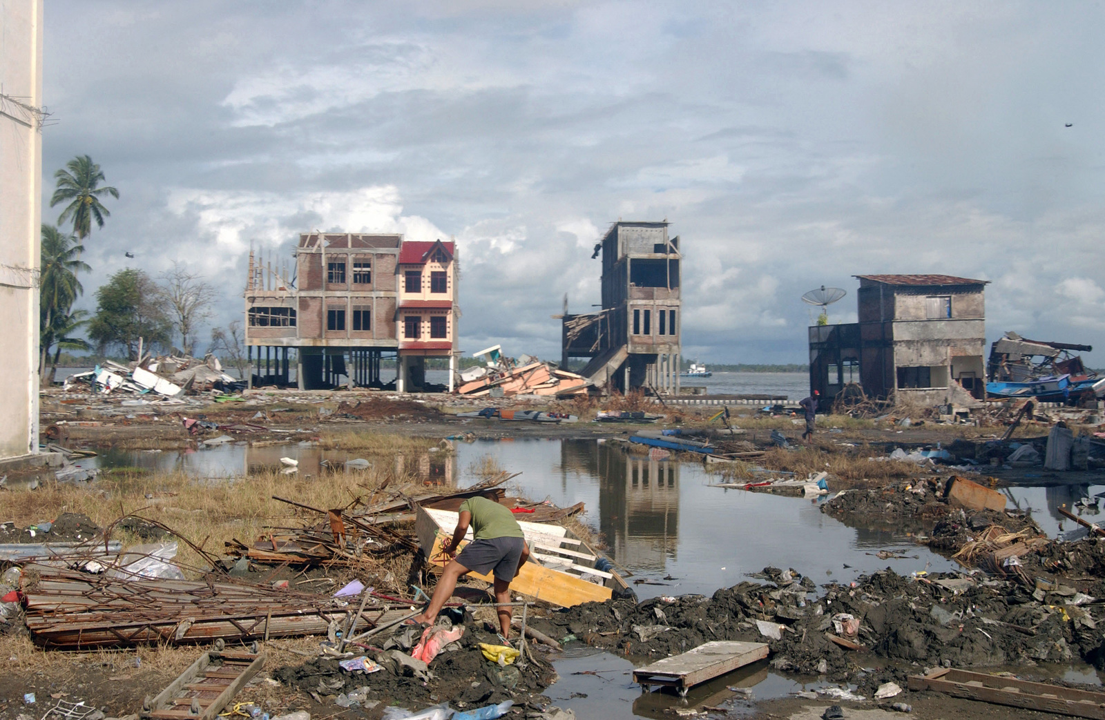 The Tsunami Tidal Wave Debris Litters The City Of Meulaboh On The