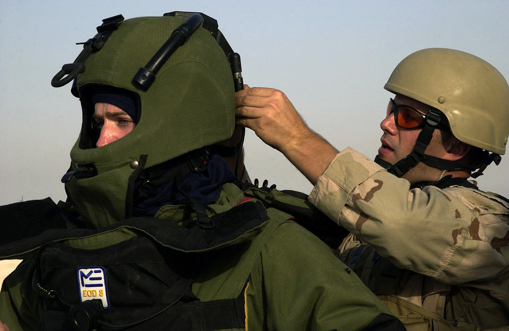 Maintenance of the EOD 9 Suit.