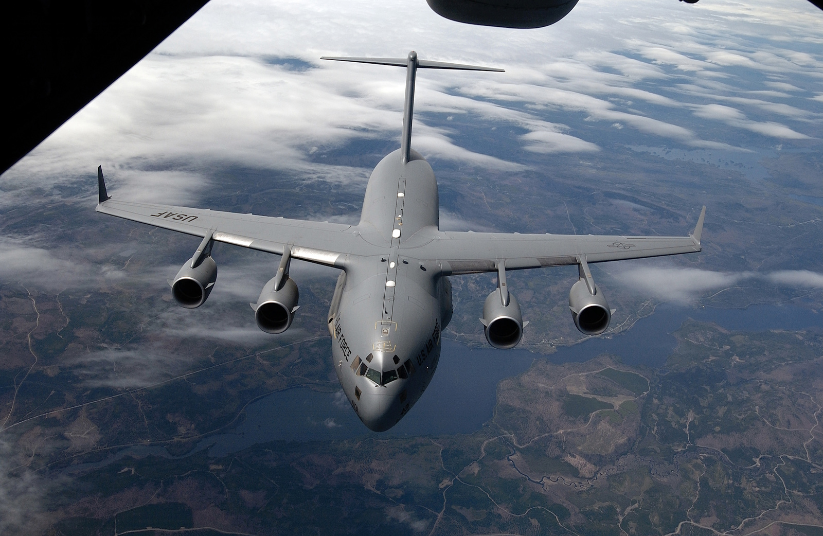 A U.S. Air Force C-17 Globemaster III, 305th Air Mobility Wing, McGuire ...