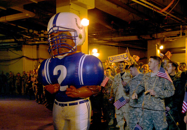 DVIDS - Images - Service members participate in Chicago Bears Salute to  Service game [Image 5 of 6]