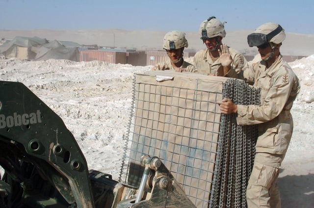 Iraqi Army Soldiers From 1st Battalion, 4th Iraqi Army Division And U.s 