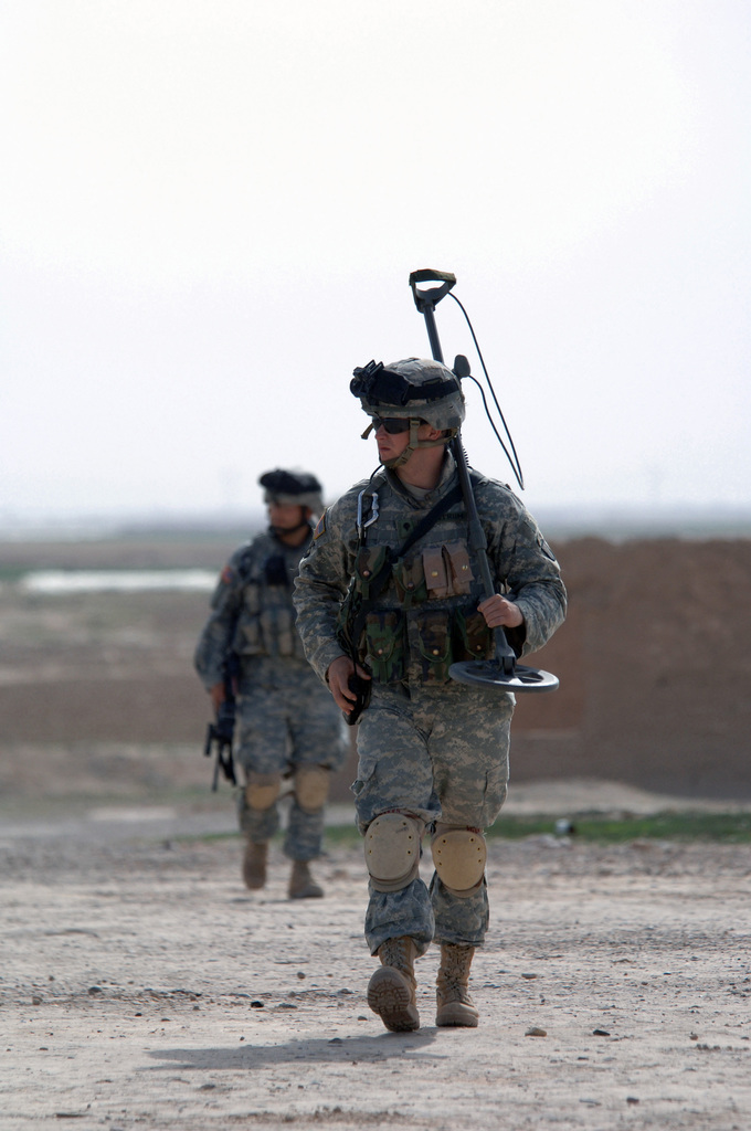 US Army (USA) Bravo Battery (B BTTY), 3rd Battalion (BN), 320th Field ...