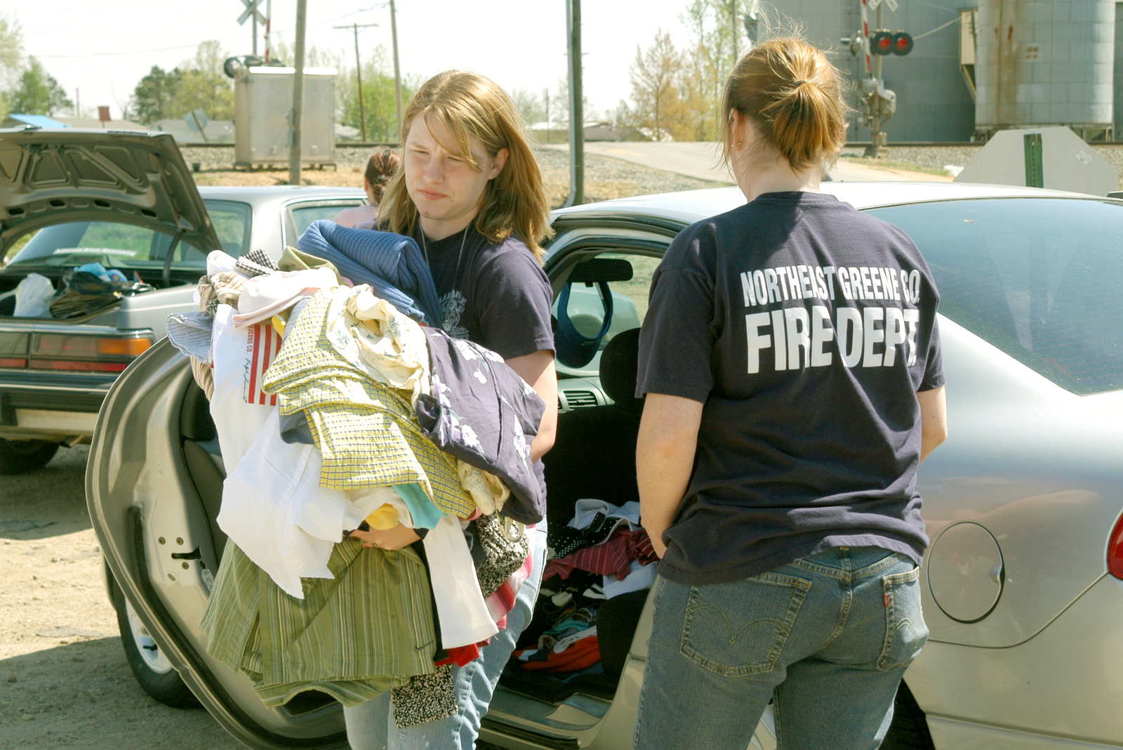 [Severe Storms and Tornadoes] Marmaduke, Ar. Volunteers with the