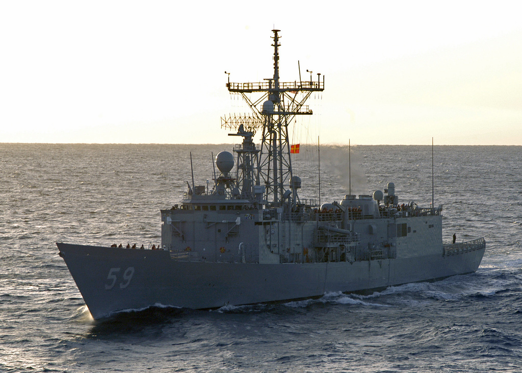 A port bow view of the US Navy (USN) Oliver Hazard Perry Class Guided ...