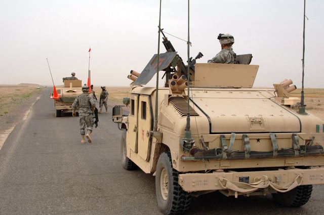 U.S. Army Soldiers from 3-320th Field Artillery, 101st Airborne ...