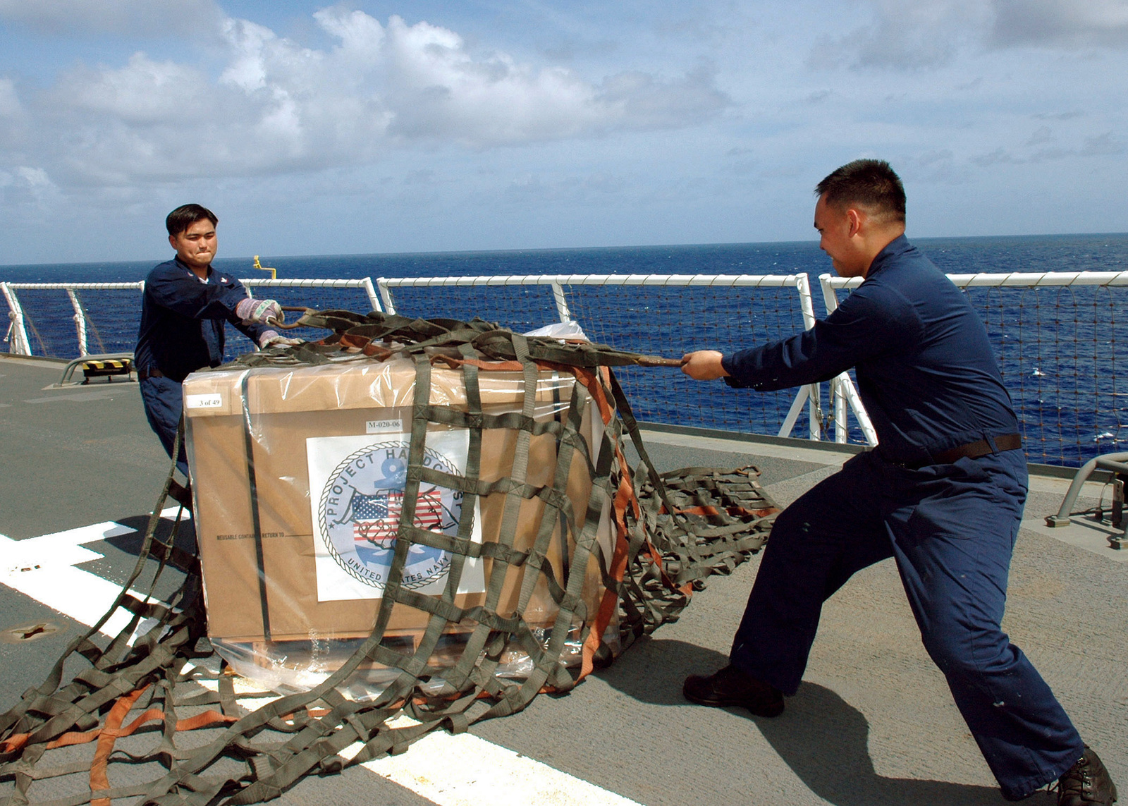 onboard-the-flight-deck-of-the-us-navy-usn-military-sealift-command