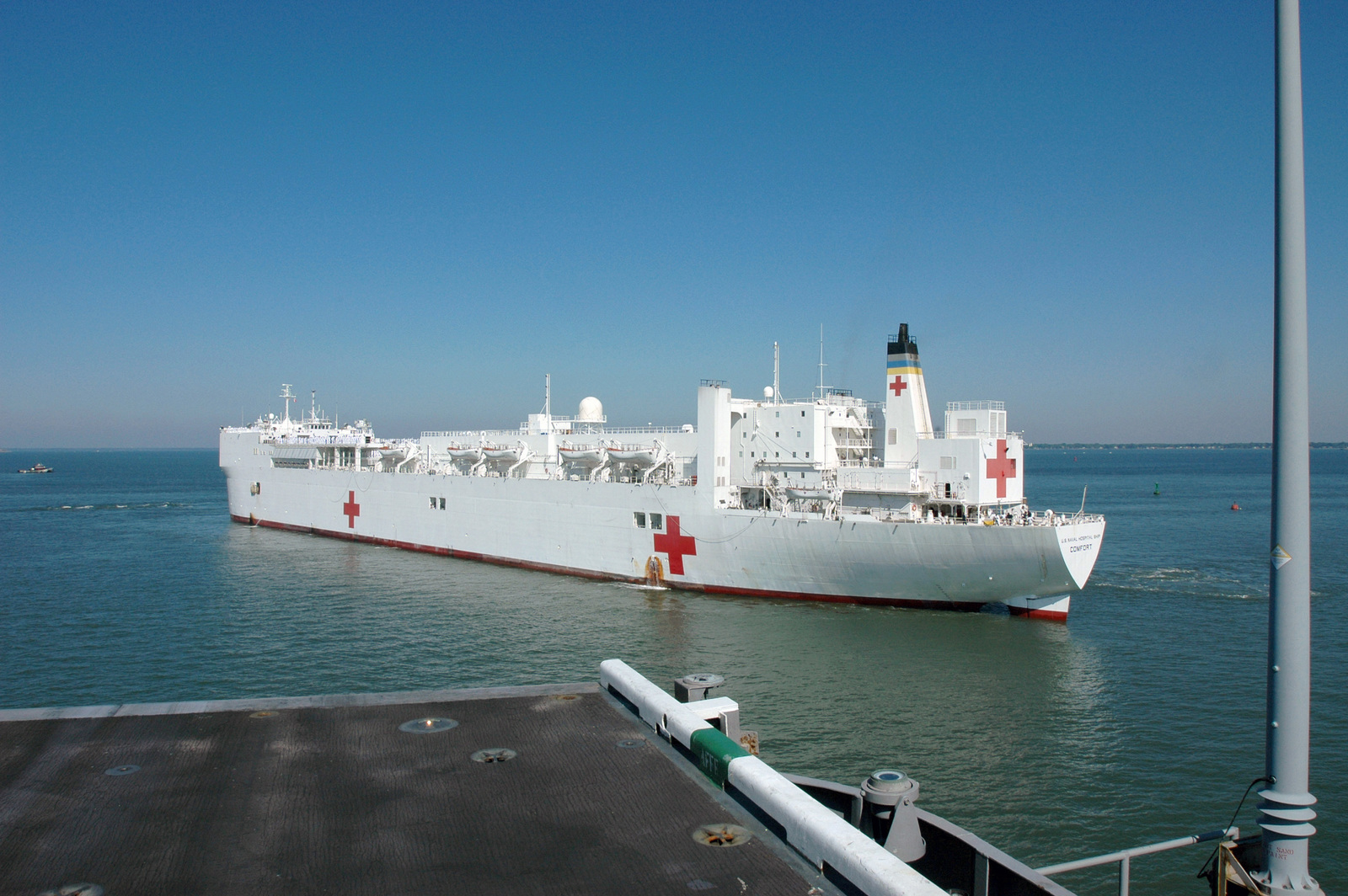 A Quarter Port Stern View Of The Us Navy Usn Military Sealift Command Msc Mercy Class 4317