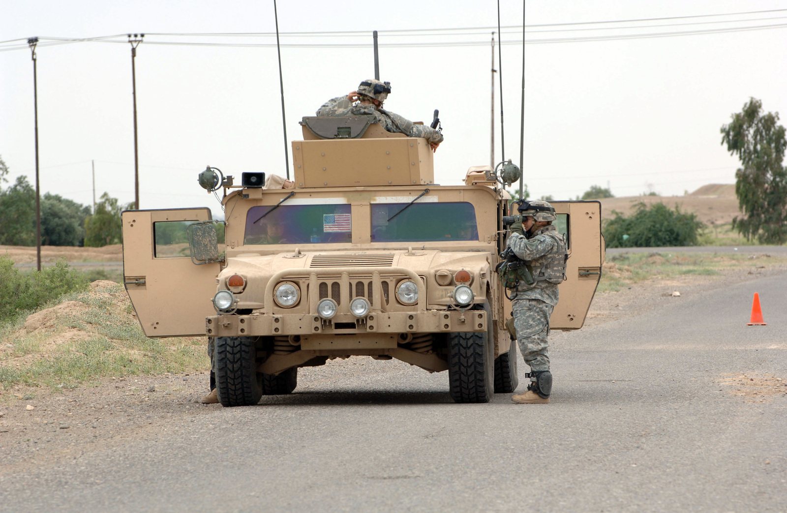 A U.S Army Soldier (right) 3rd Platoon, Delta Company, 1ST Battalion ...