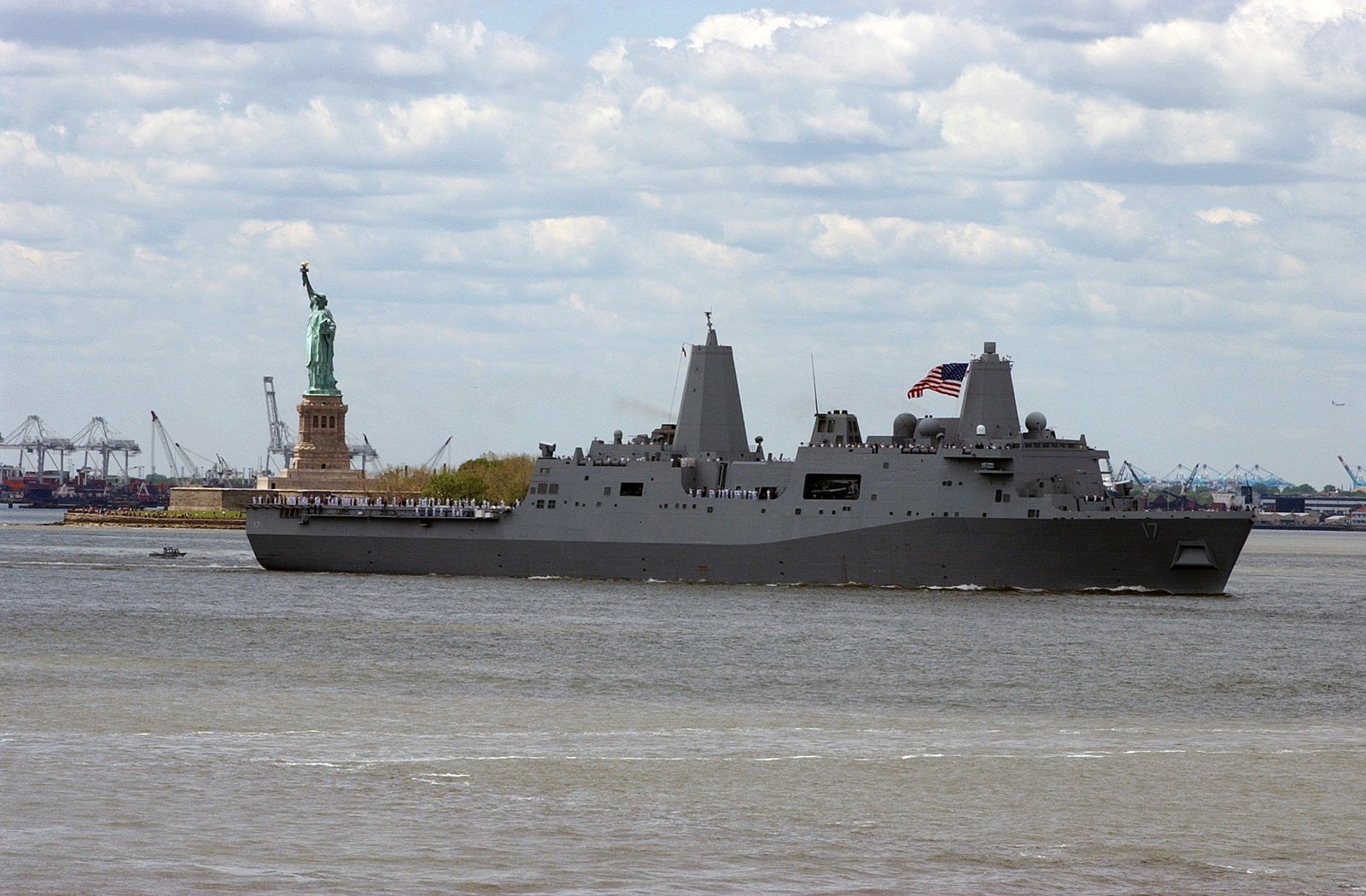 A starboard side view of the US Navy (USN) Amphibious Transport Dock ...