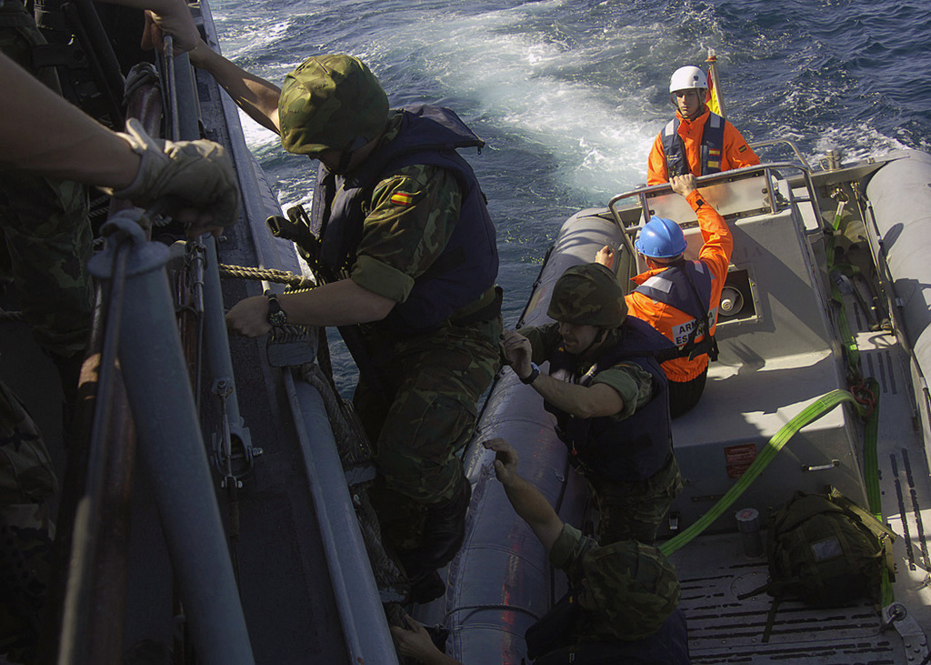 4 Santa maria class frigate ffg canarias Images: PICRYL - Public