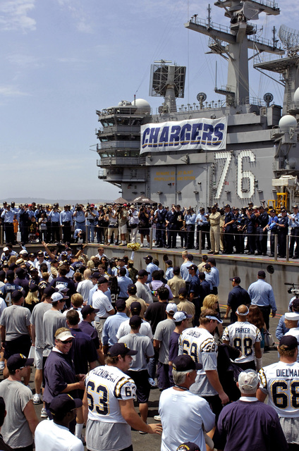 Images - San Diego Chargers at Naval Base San Diego [Image 2 of 2] - DVIDS