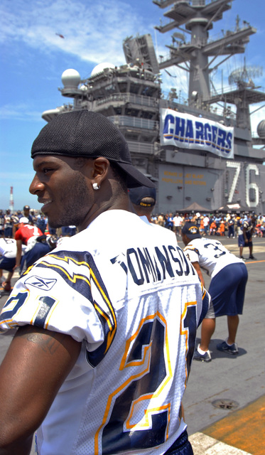 Images - San Diego Chargers at Naval Base San Diego [Image 2 of 2] - DVIDS