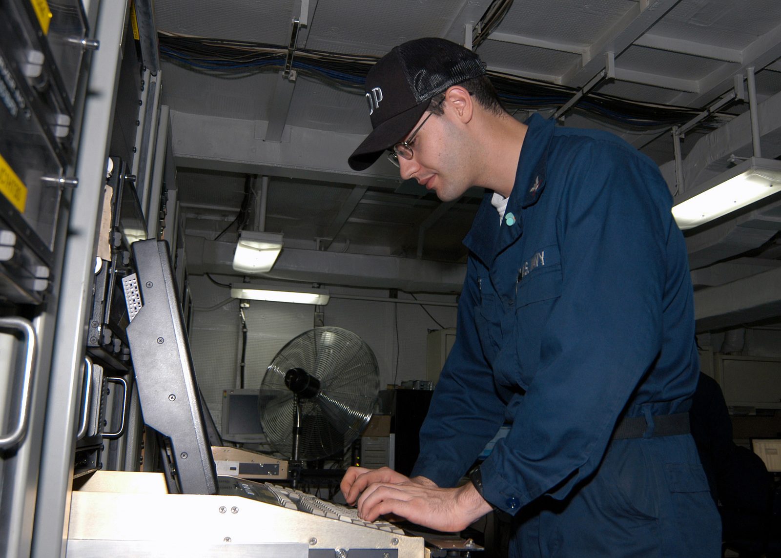 Us Navy Information Systems Technician 3rd Class Eric Lummus - 