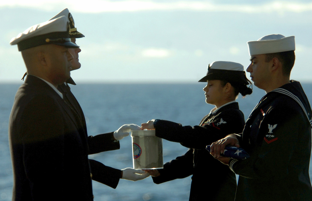 The Cremated Remains Of U.S. Navy SENIOR CHIEF Aviation Machinist's ...