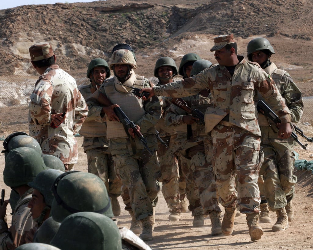 An instructor with the 2nd Briade 7th Iraqi Army Division Military ...