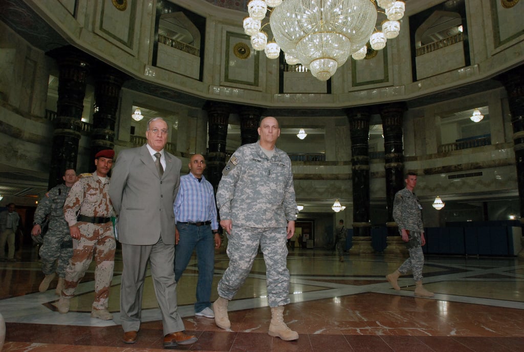 U.S. Army LT. GEN. Ray Odierno (foreground, Right), Commander, Multi ...