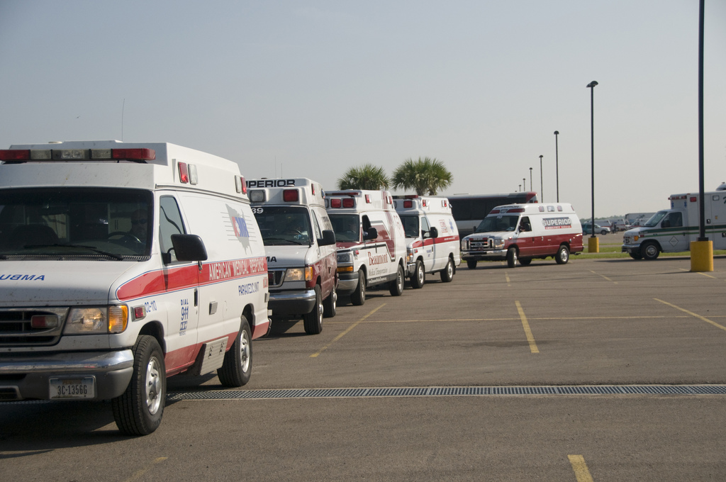 Американские санитарные автомобили. Ford evacuate. FEMA cars. American Medical response. Transport unit