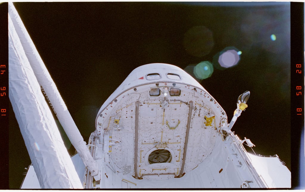 b space shuttle hatch door