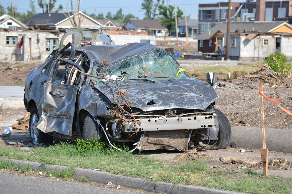 joplin tornado damage cars