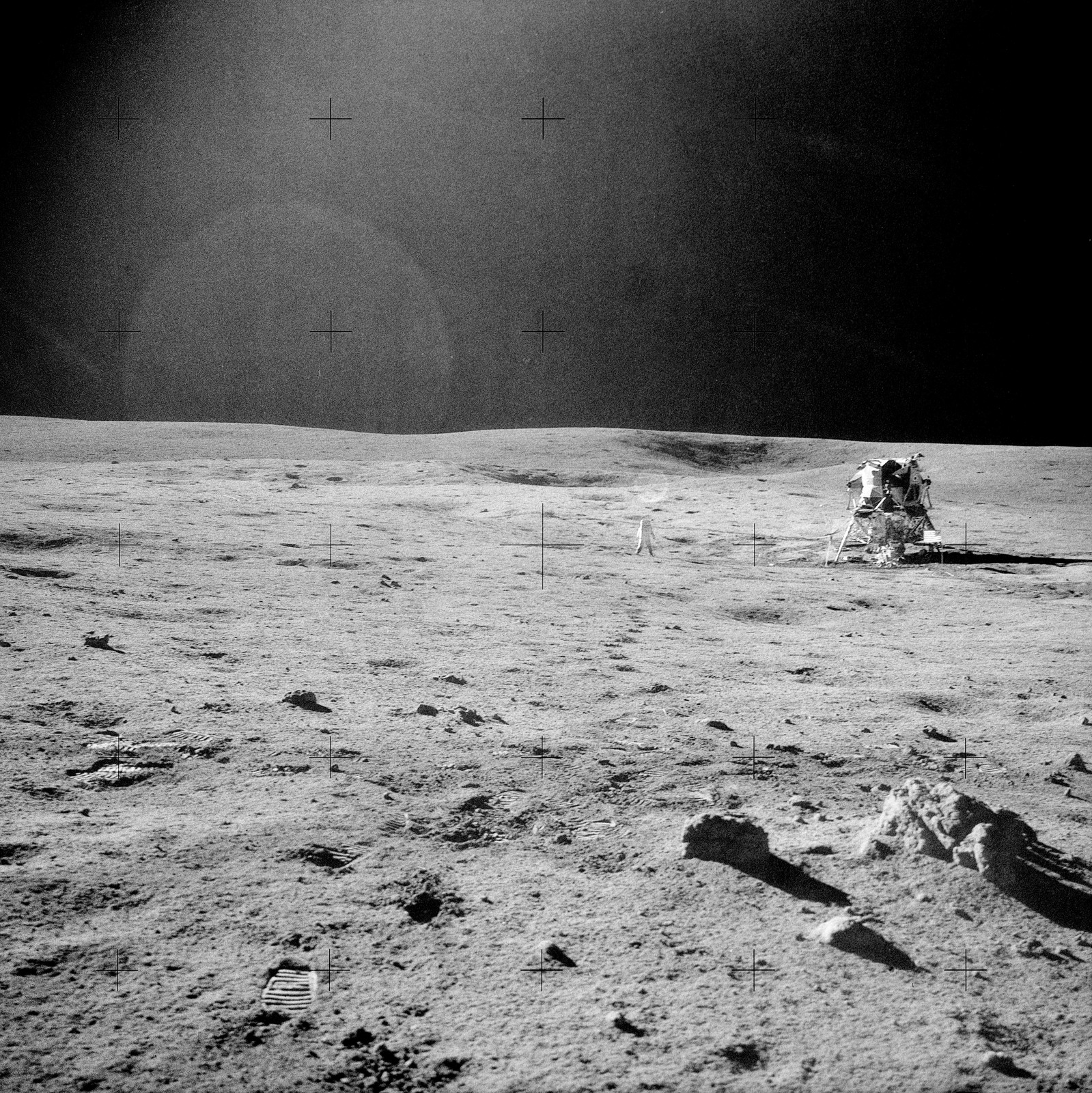 Эдгар Митчелл фото на Луне