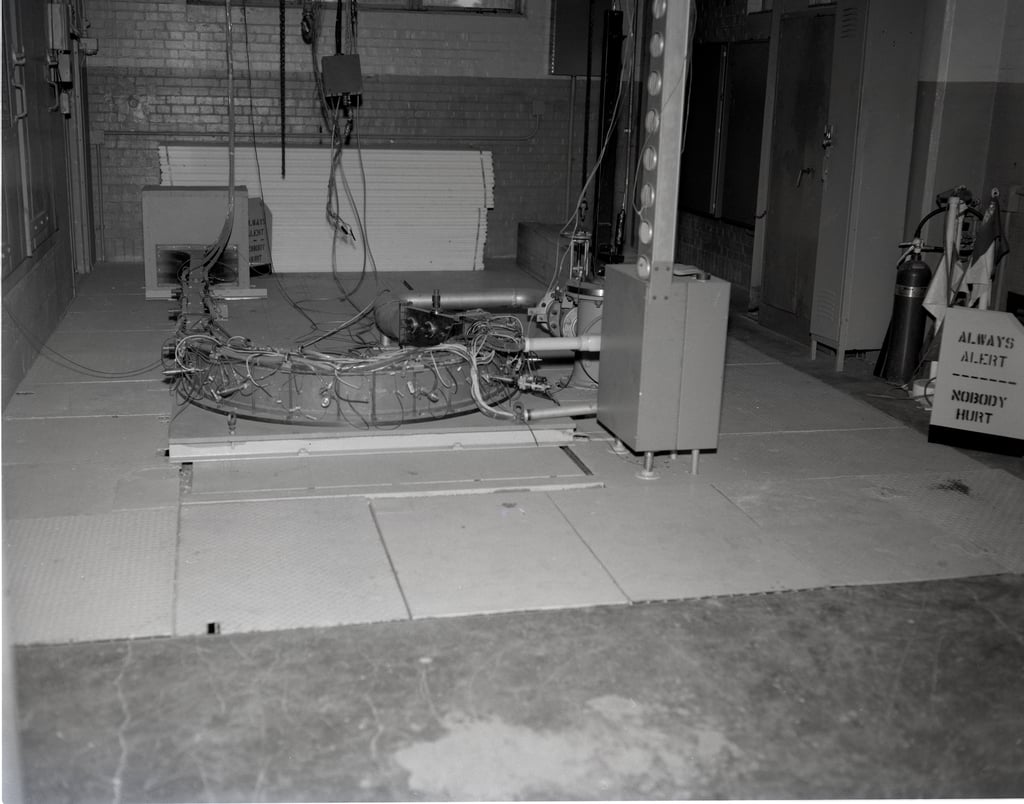 PRE-CONSTRUCTION IN CELL SE-17 and CONTROL ROOM IN ENGINE RESEARCH BUILDING  ERB - PICRYL Поиск в мировом общественном достоянии