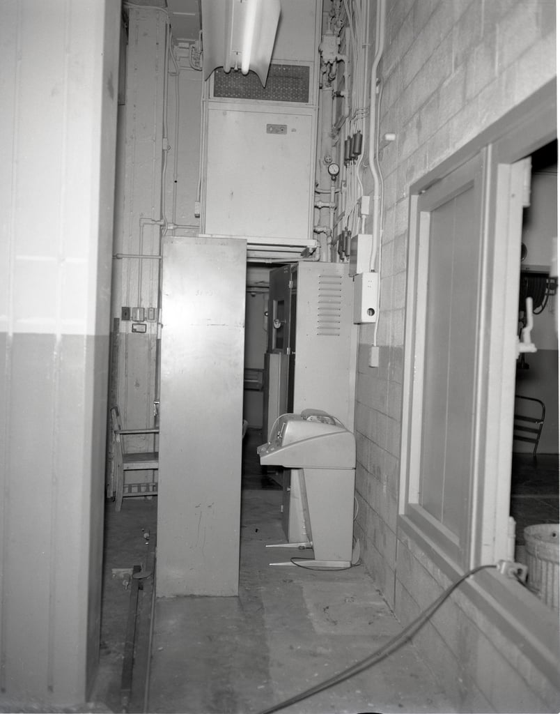 PRE-CONSTRUCTION IN TEST CELL SE-17 AND CONTROL ROOM IN THE ENGINE RESEARCH  BUILDING ERB - PICRYL - Public Domain Media Search Engine Public Domain  Image