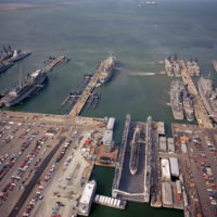 File:US Navy 100704-N-6999T-001 Fireworks in celebration of the 4th of July  don the sky as ships from 14 countries sit pier side at Pearl Harbor.jpg -  Wikimedia Commons